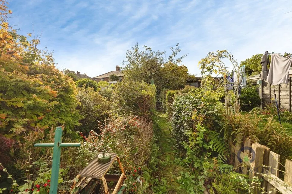 Smallbrook Road, Shaw, OL2, photo 11
