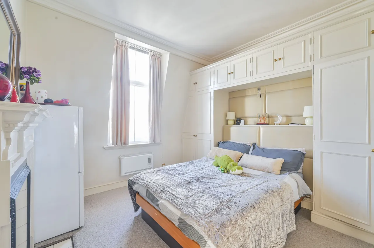 29 Warwick Mansions, Cromwell Crescent, London, photo 5
