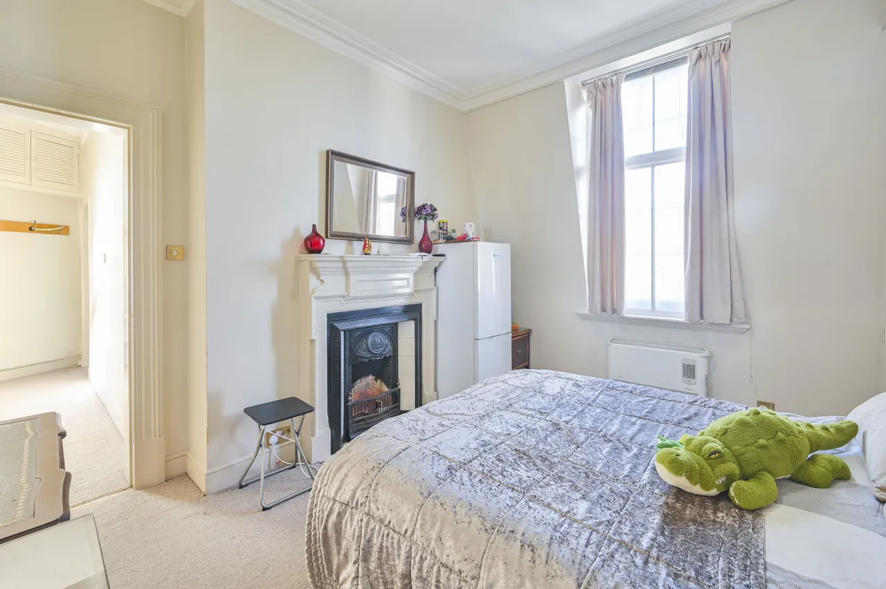 29 Warwick Mansions, Cromwell Crescent, London, photo 6