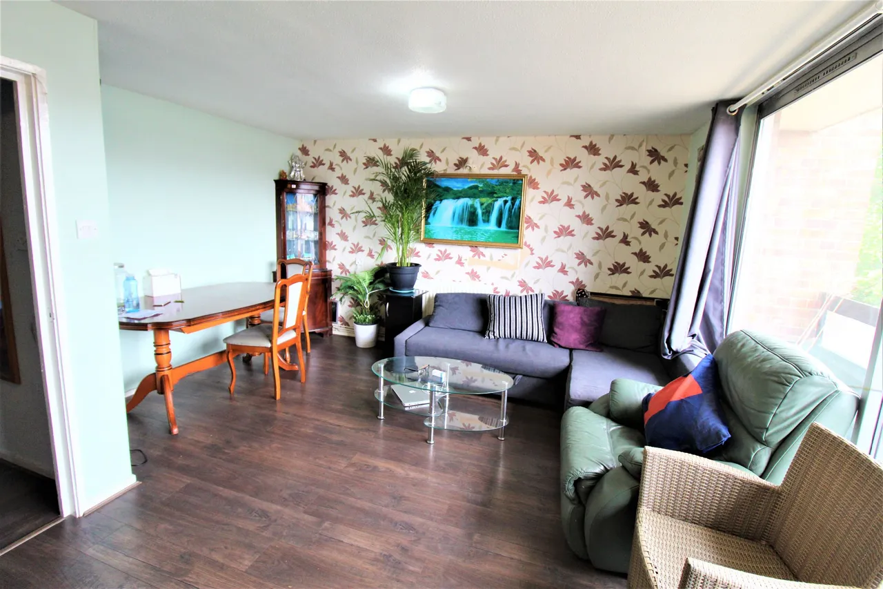 Seabrooke Rise, Grays, Essex, RM17 6DR, photo 3