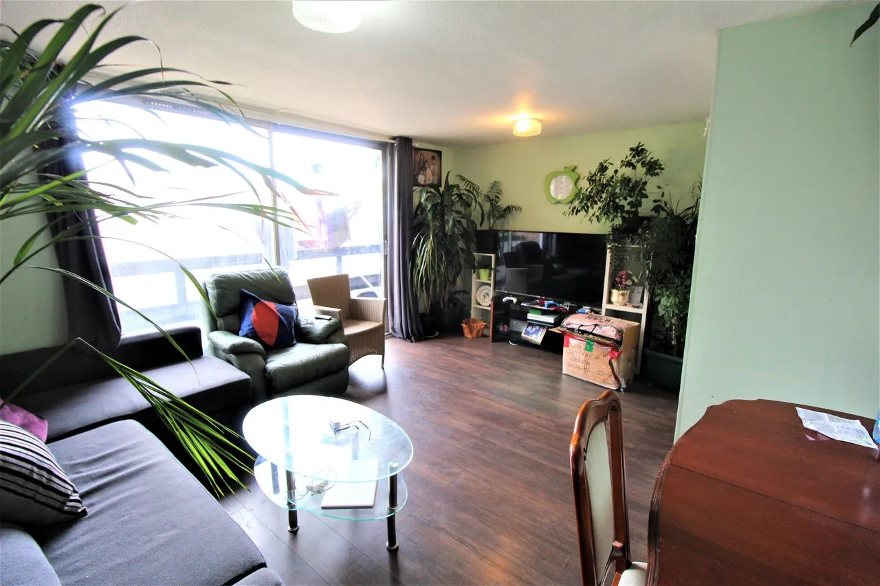 Seabrooke Rise, Grays, Essex, RM17 6DR, photo 2