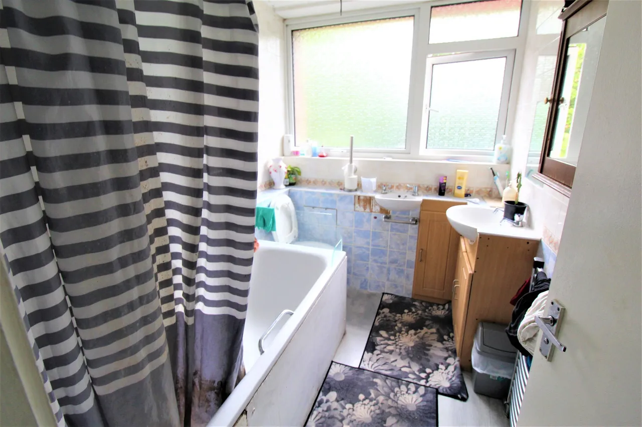 Seabrooke Rise, Grays, Essex, RM17 6DR, photo 4