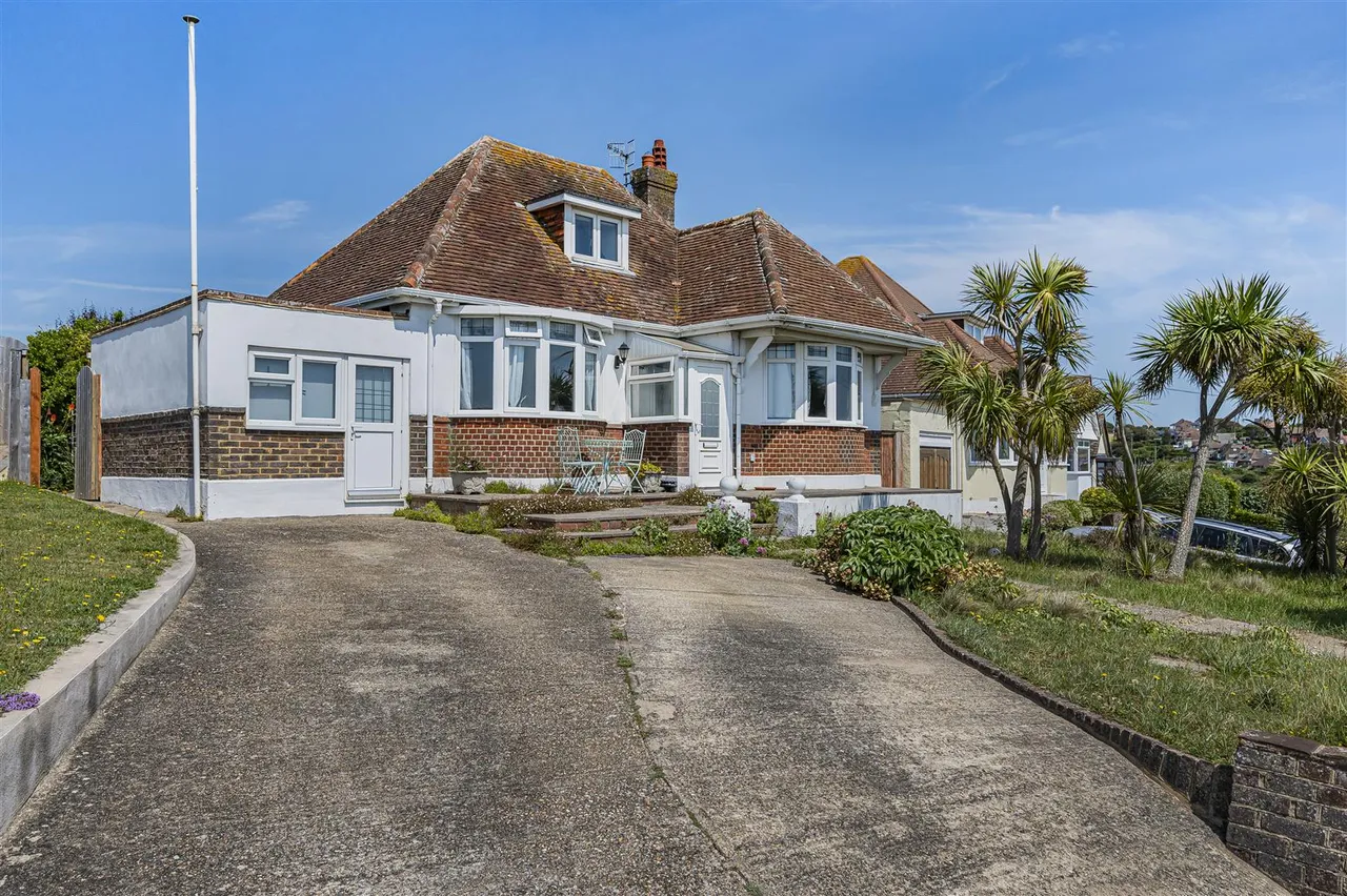 3 bed house for sale, Marine Drive, Seaford
