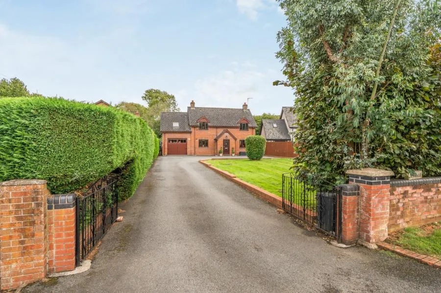 3 bed house for sale, Newstandall, Clifford, HR3
