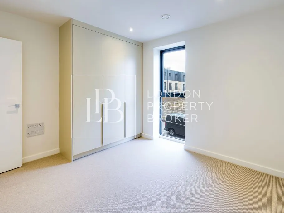 Beatrice Place, London, SW19, photo 5