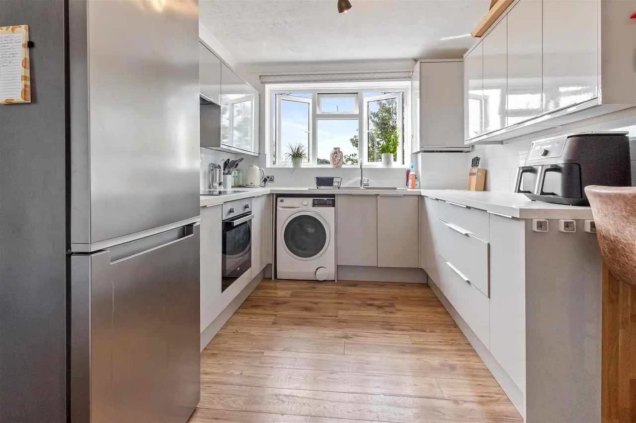 2 bed flat for sale — Goring Road, Goring-By-Sea, Worthing