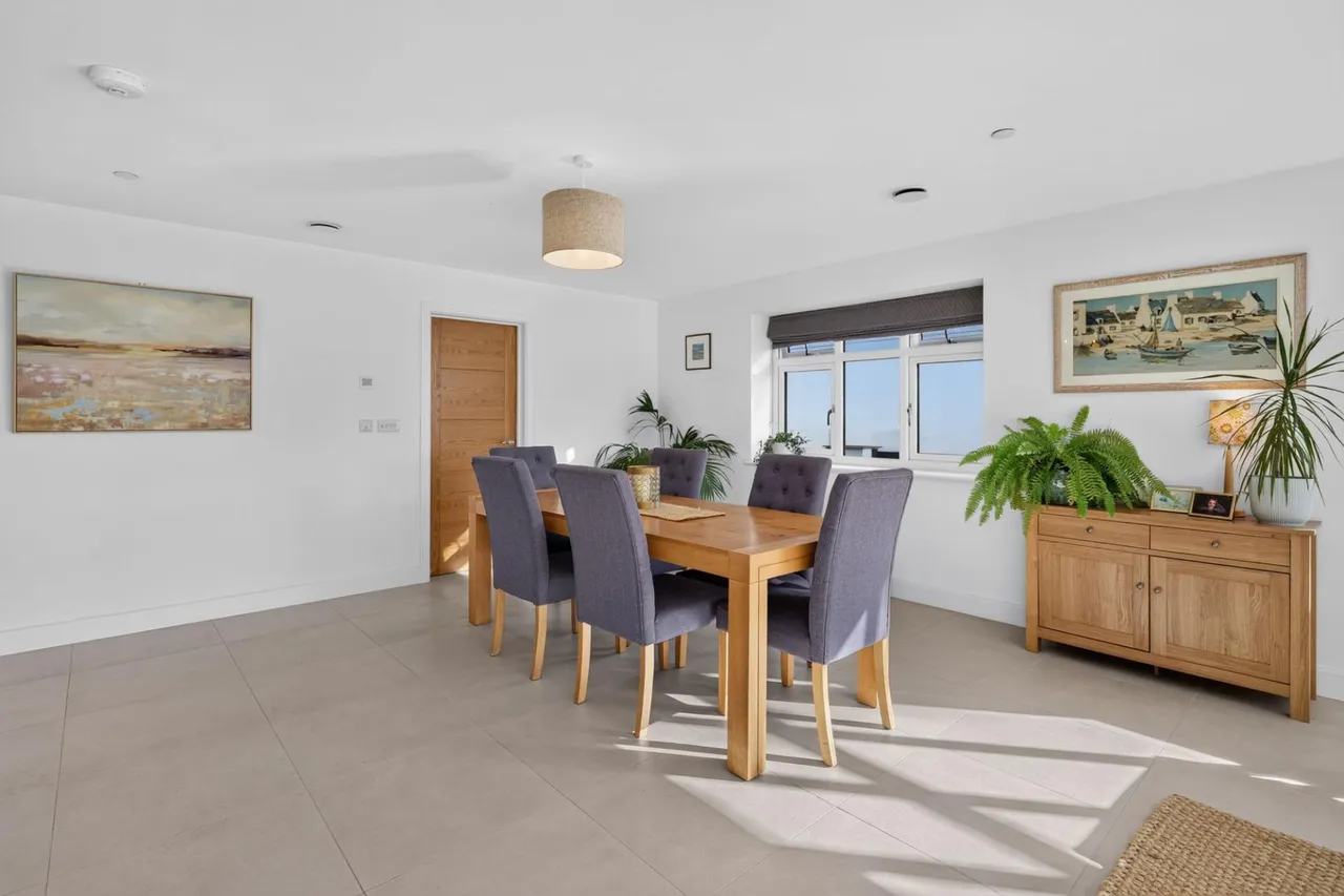 Michaels Walk, Cosheston, SA72, photo 30