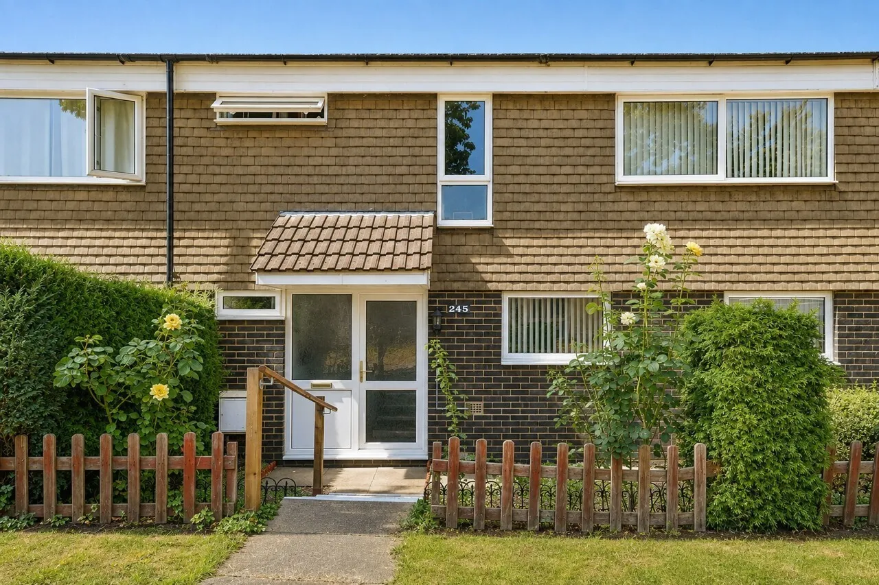 3 bed house for sale — Wisden Road, Stevenage