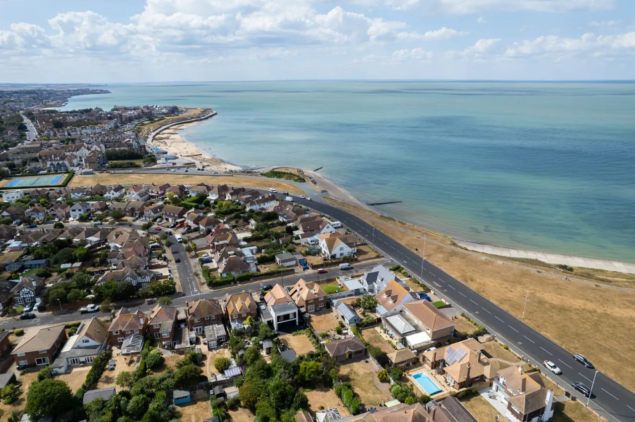 Royal Esplanade, Margate, CT9, photo 36