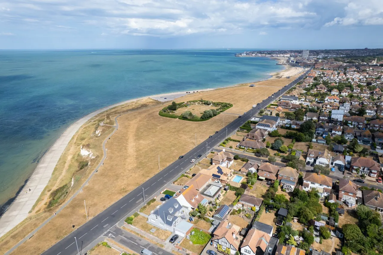Royal Esplanade, Margate, CT9, photo 37