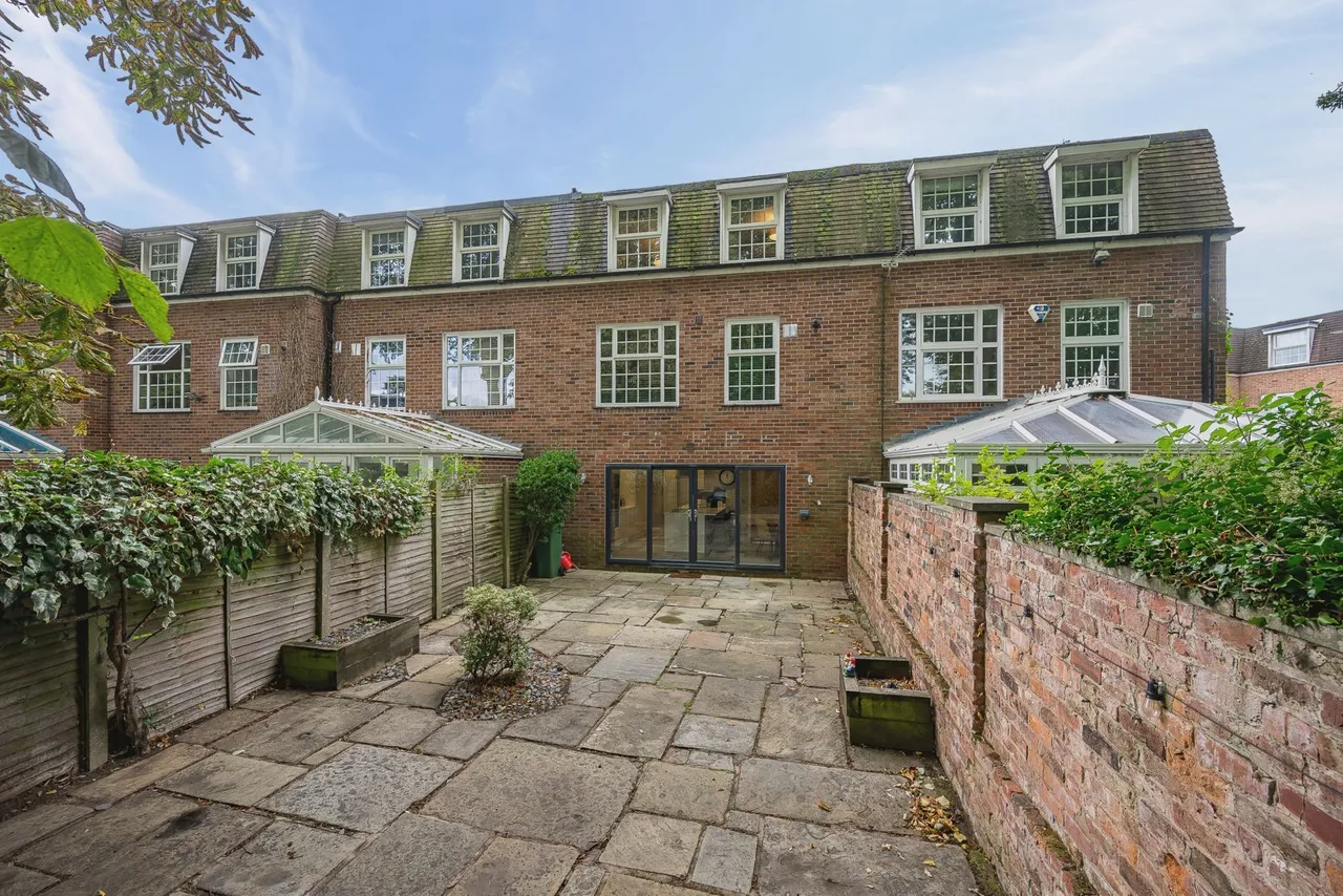 Curzon Mews, Wilmslow, photo 23