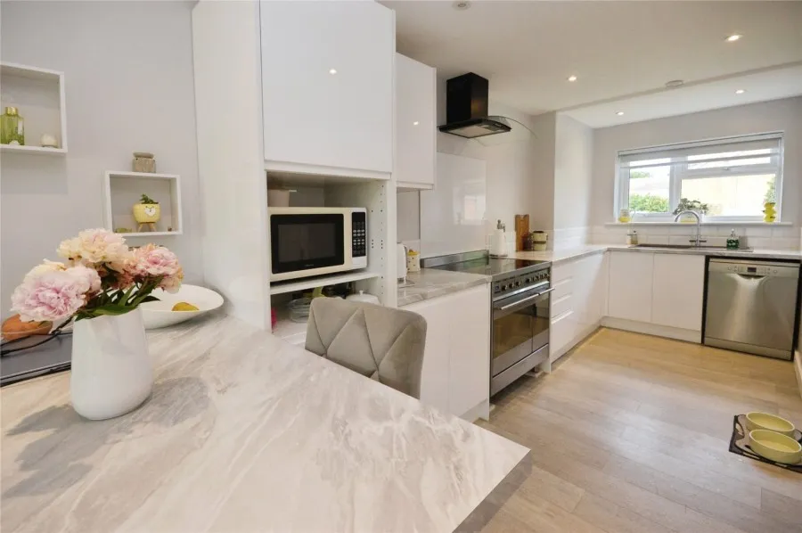 with 3 bedrooms in Bishop's Stortford, CM23, photo 4