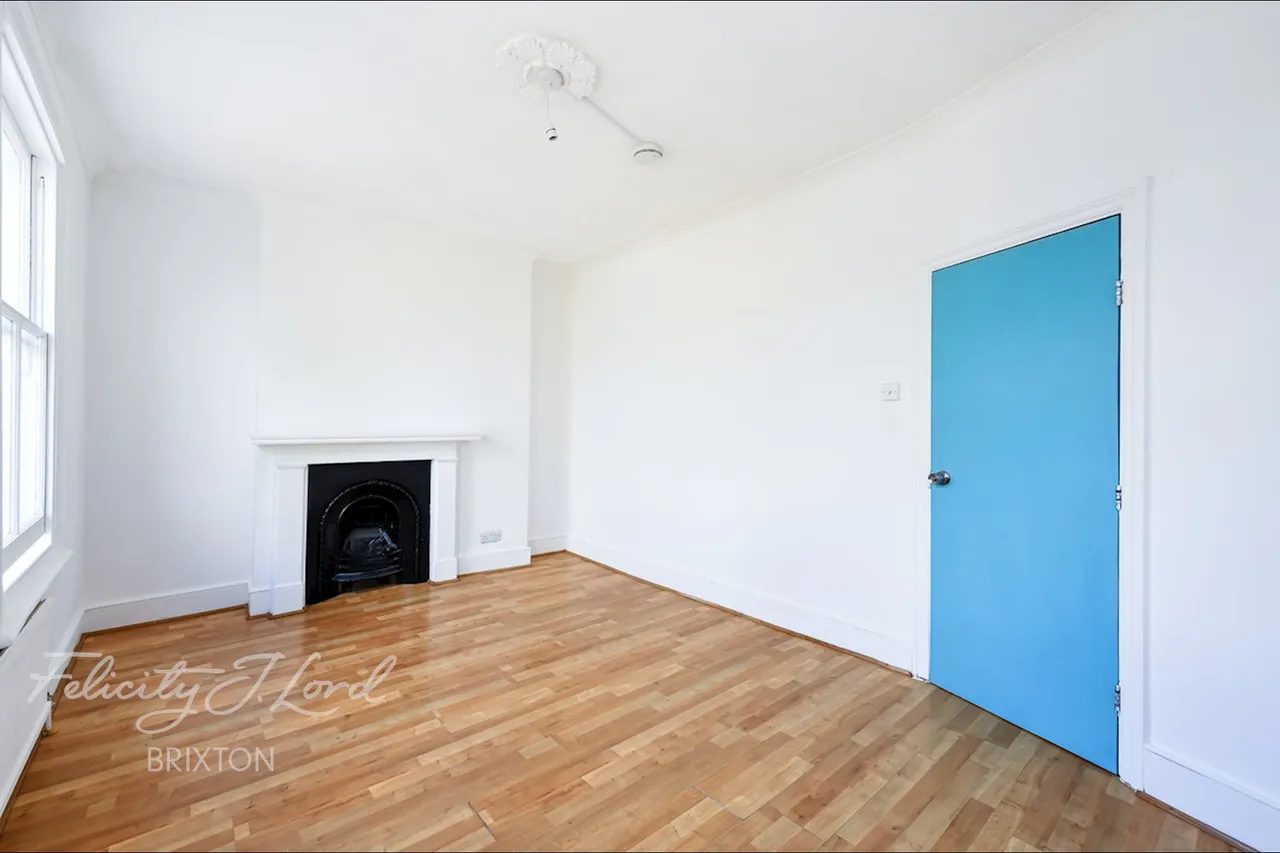 Hinton Road, London, photo 5
