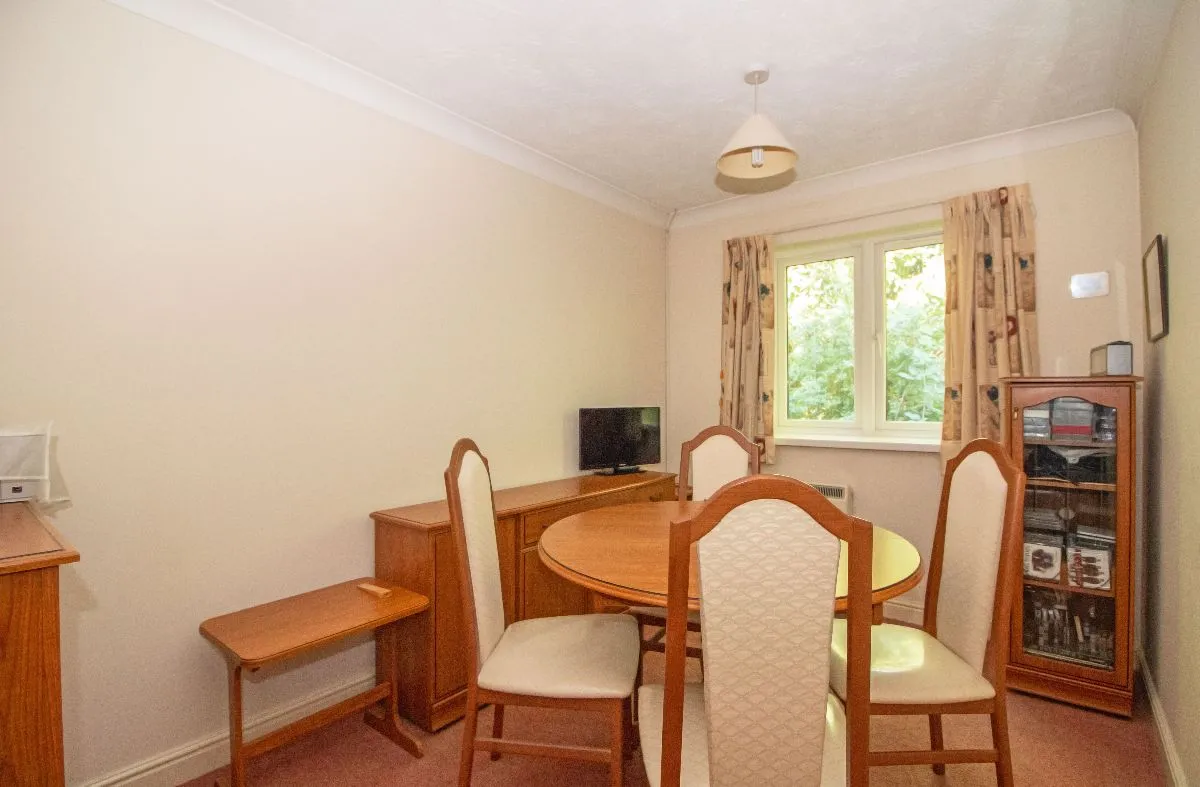Havant Road, Horndean, Waterlooville, PO8 0XA, photo 6