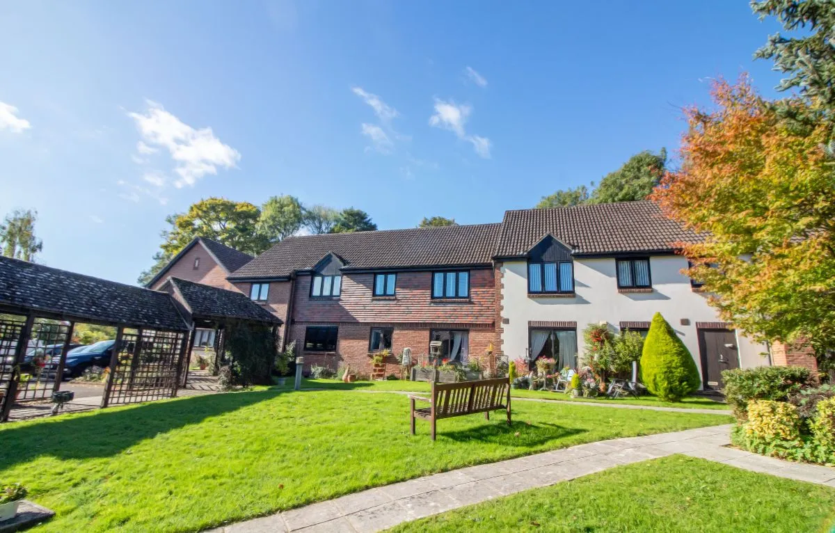 2 bed flat for sale — Havant Road, Horndean, Waterlooville, PO8 0XA