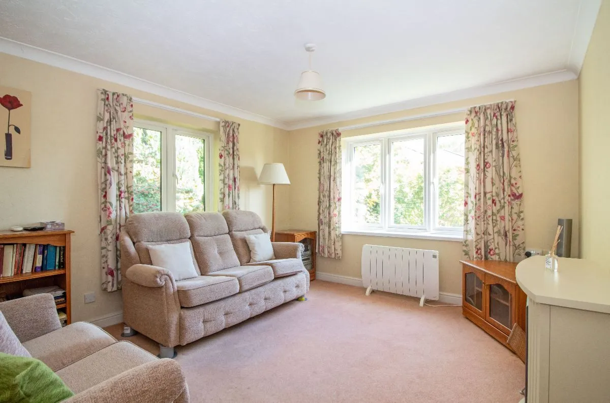 Havant Road, Horndean, Waterlooville, PO8 0XA, photo 4
