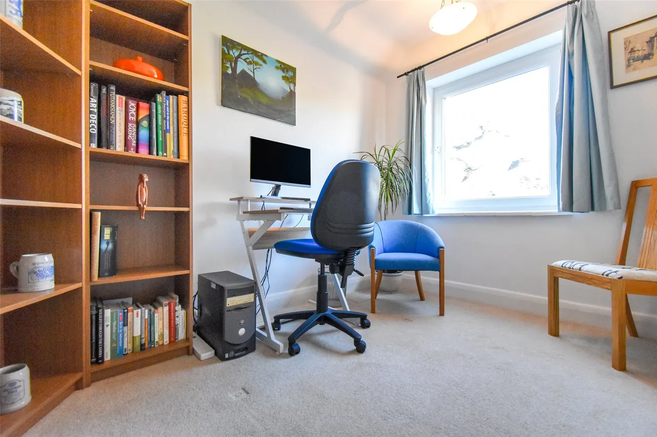 Upper St. Michaels Road, Aldershot, Hampshire, GU11 3HA, photo 13