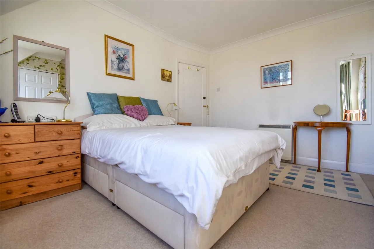 Upper St. Michaels Road, Aldershot, Hampshire, GU11 3HA, photo 14