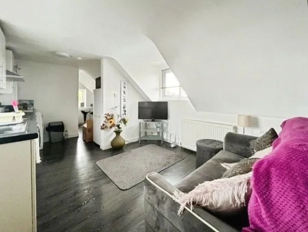 Chesterfield Road, Ashford, TW15, photo 4
