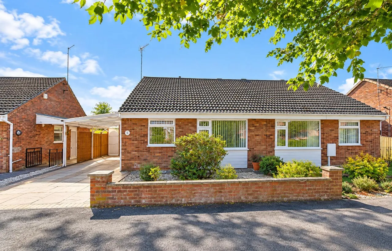 2 bed house for sale, Emmanuel Road, Stamford, PE9