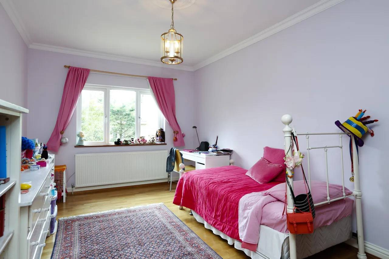 Ballard Close, KT2, photo 9