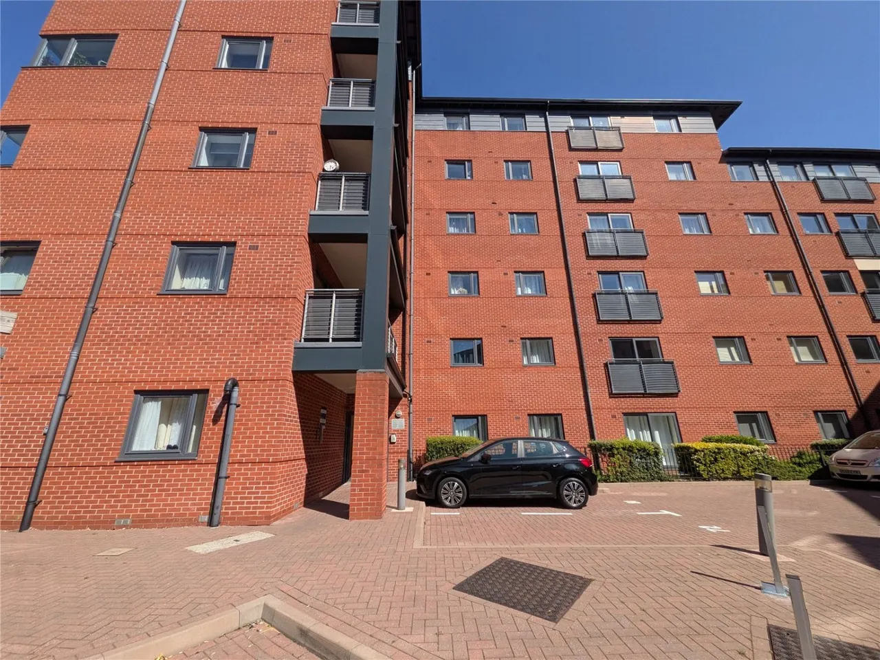 2 bed flat for sale, Broad Gauge Way, Wolverhampton, WV10