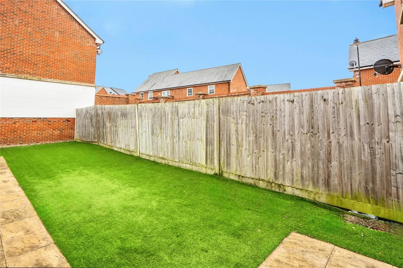 Bazeley Road, Waterlooville, PO7, photo 11