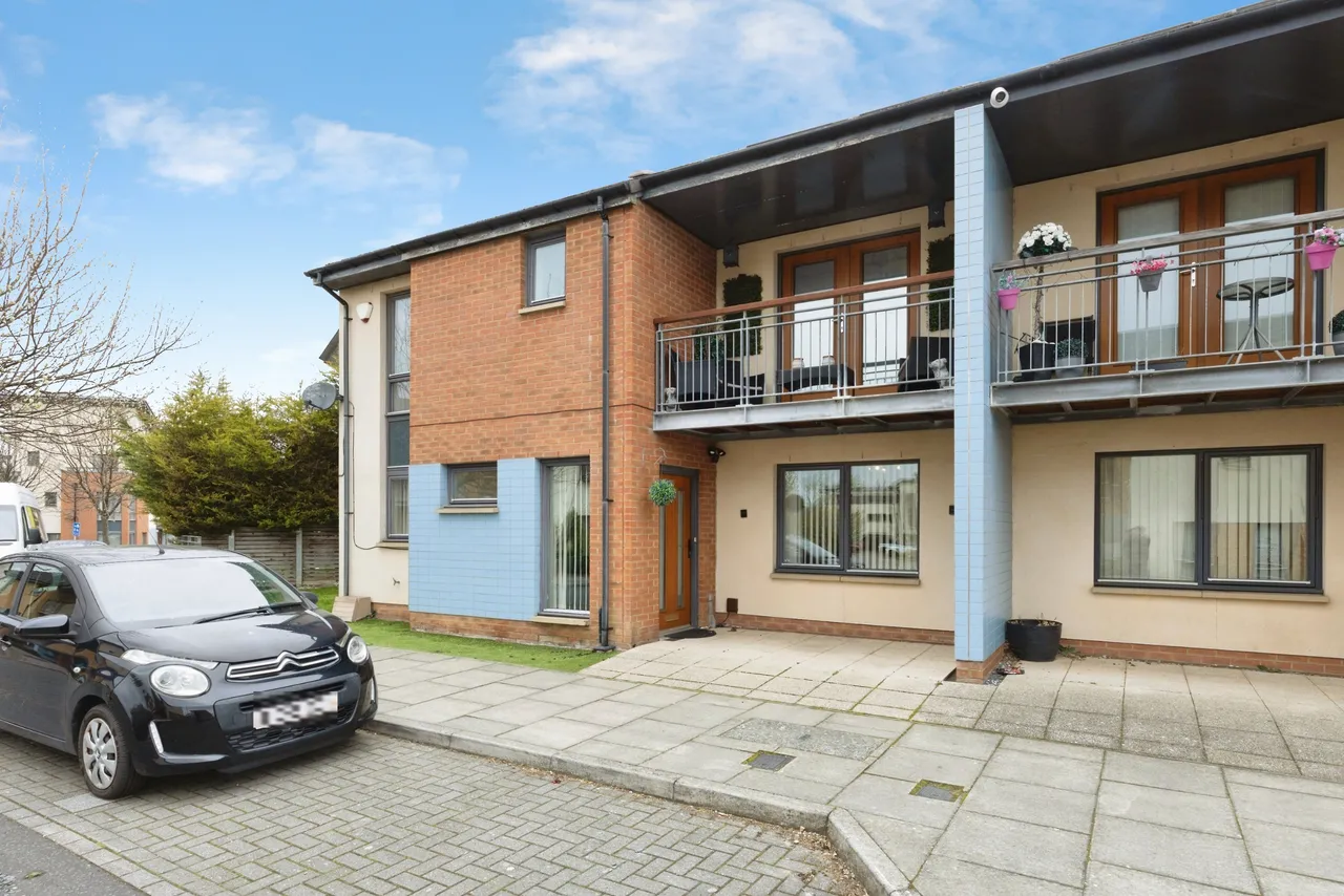 3 bed house for sale — Lamerton Avenue, Newcastle Upon Tyne