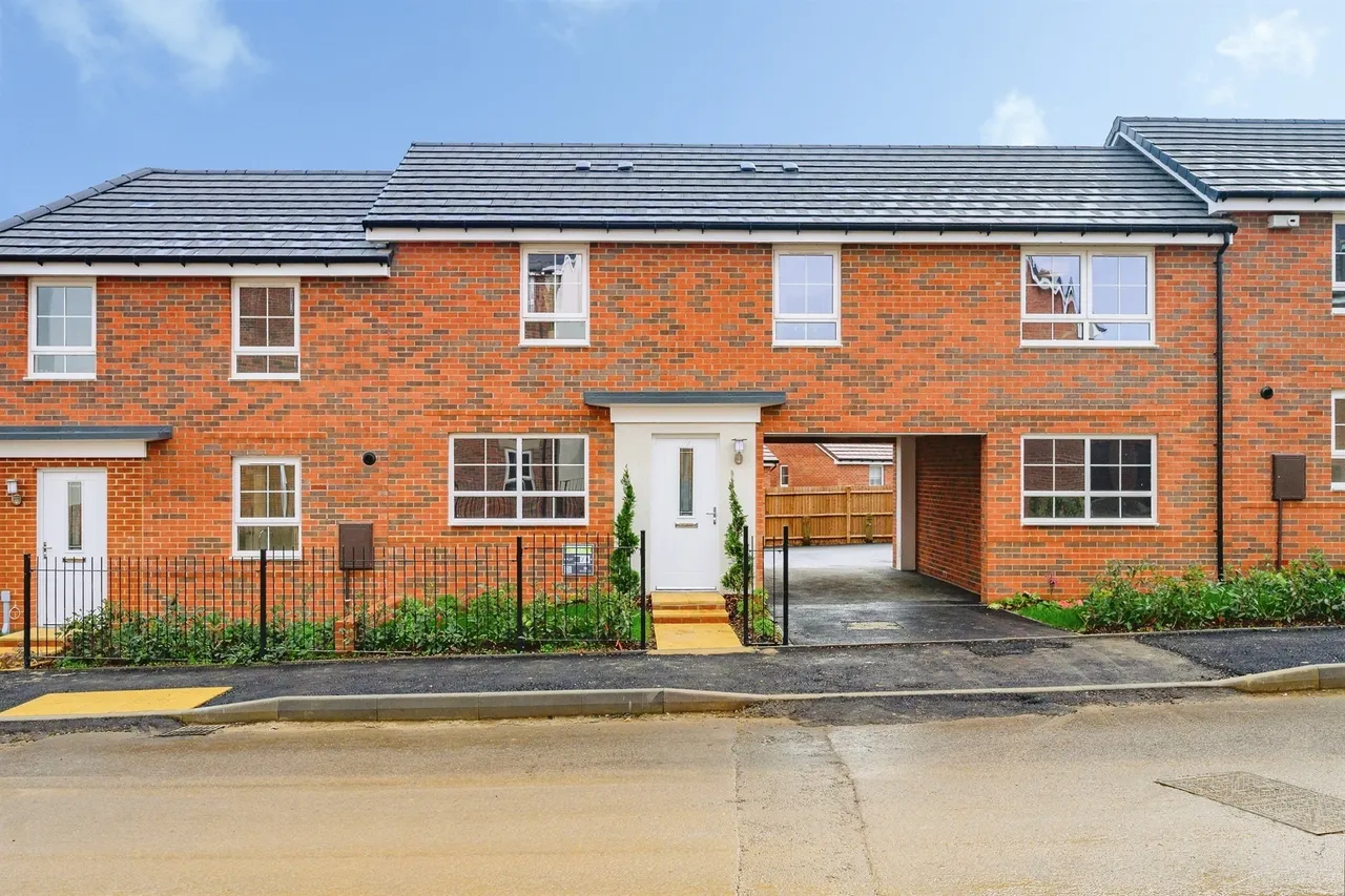 2 bed house for sale, Chaulden Meadows, Long Chaulden, HP1