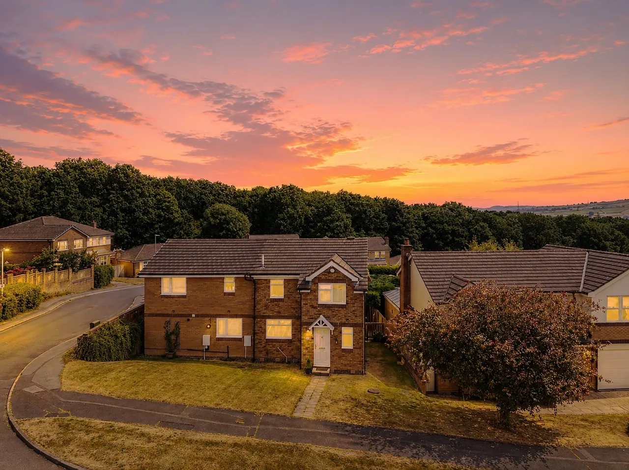 5 bed house for sale — Redwood Drive, Bradley, Huddersfield