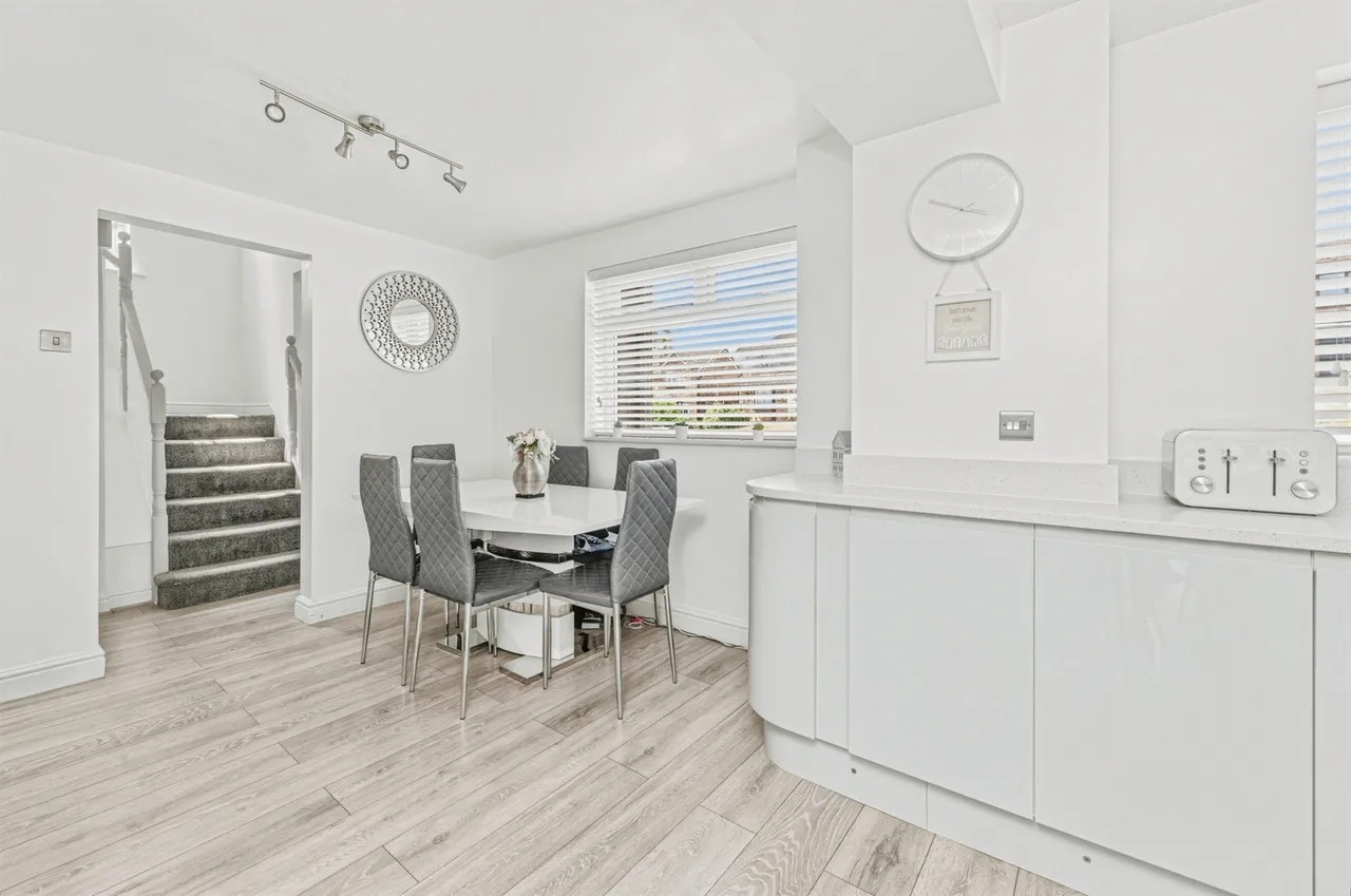 Redwood Drive, Bradley, Huddersfield, photo 5