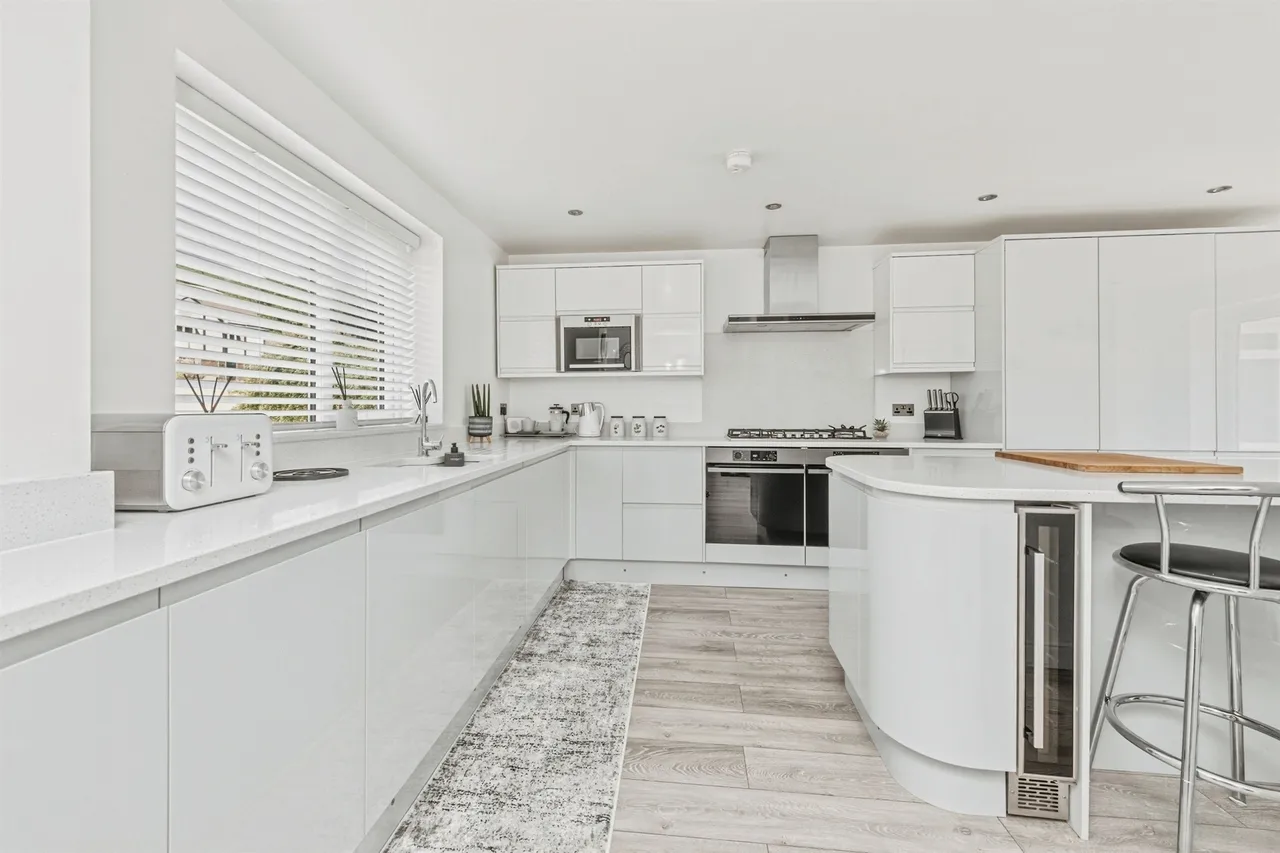 Redwood Drive, Bradley, Huddersfield, photo 6