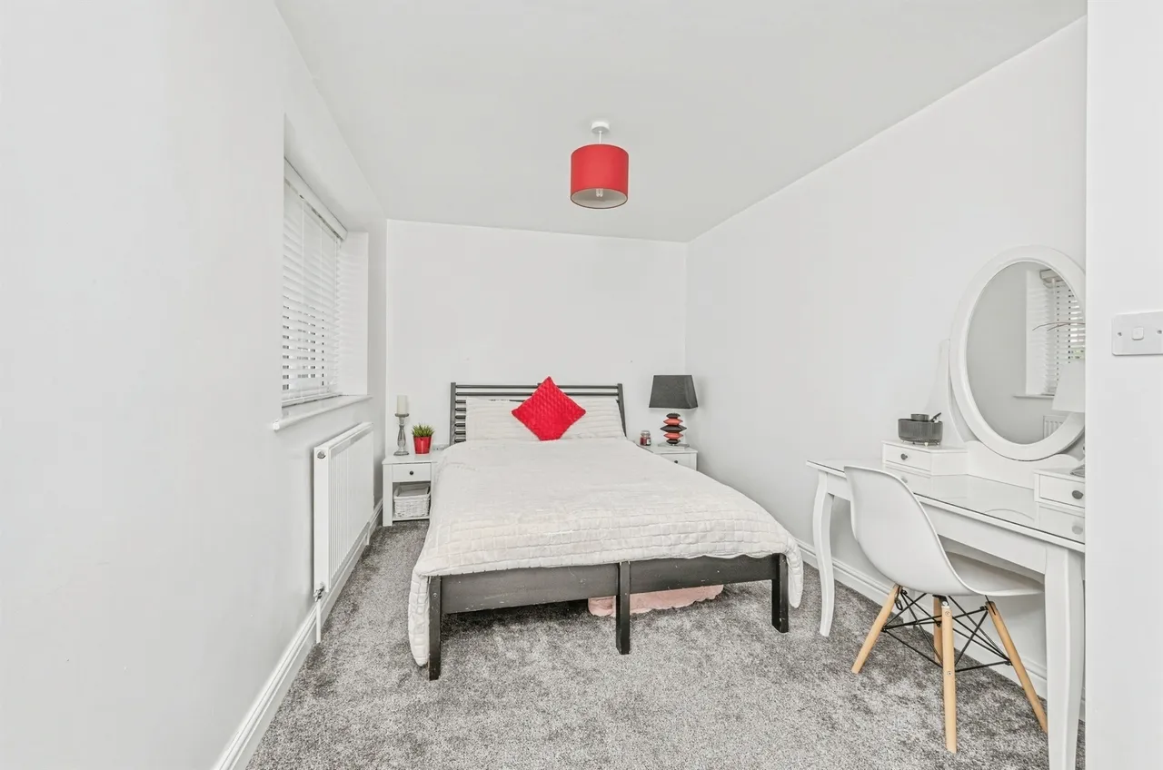 Redwood Drive, Bradley, Huddersfield, photo 11
