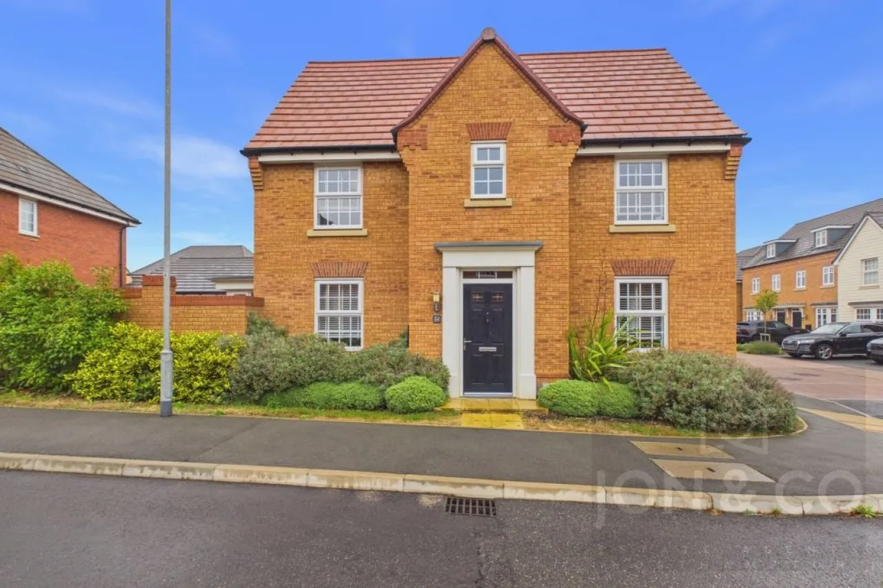 4 bed house for sale, Clayson Road, Overstone Gate, NN6