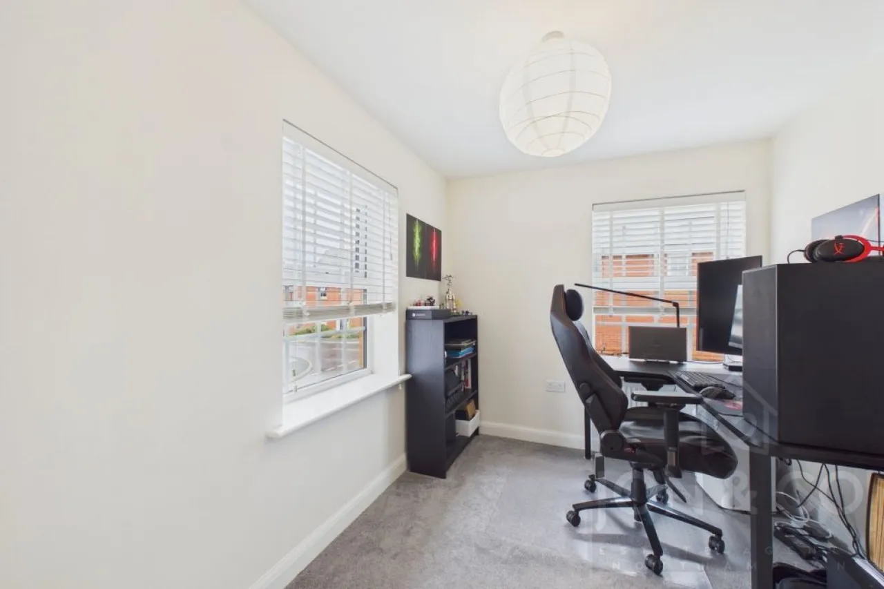 Clayson Road, Overstone Gate, NN6, photo 14