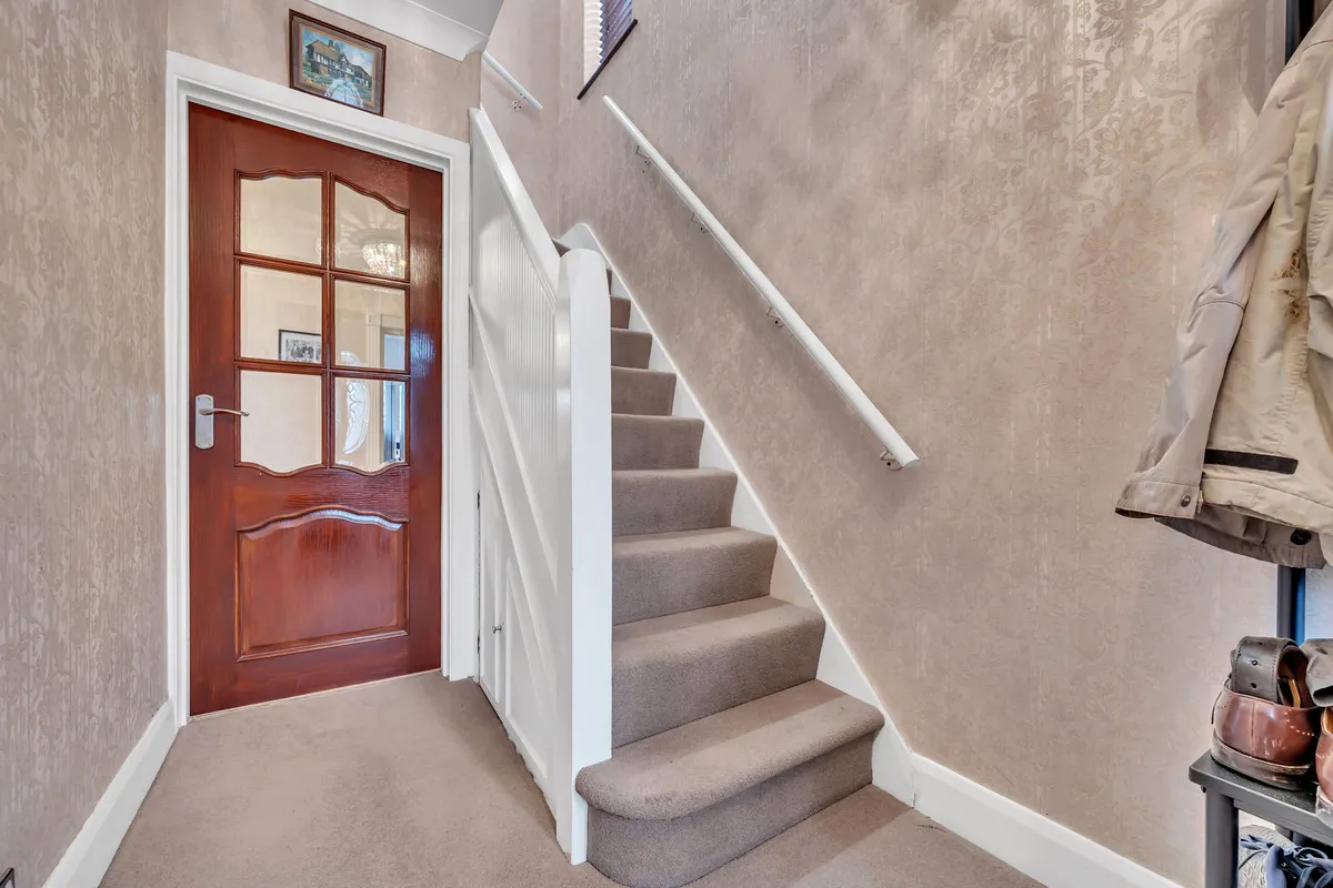 Lynwood Close, Romford, RM5, photo 13