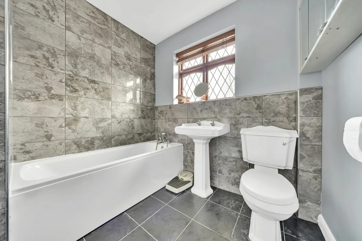 Lynwood Close, Romford, RM5, photo 17