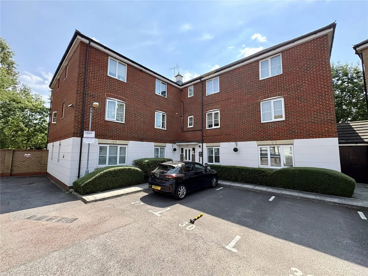 2 bed flat for sale — Sachfield Drive, Chafford Hundred, Grays, Essex, RM16
