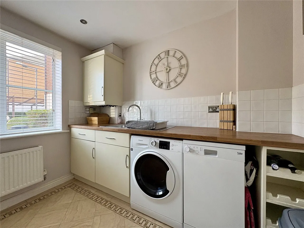 Sachfield Drive, Chafford Hundred, Grays, Essex, RM16, photo 5
