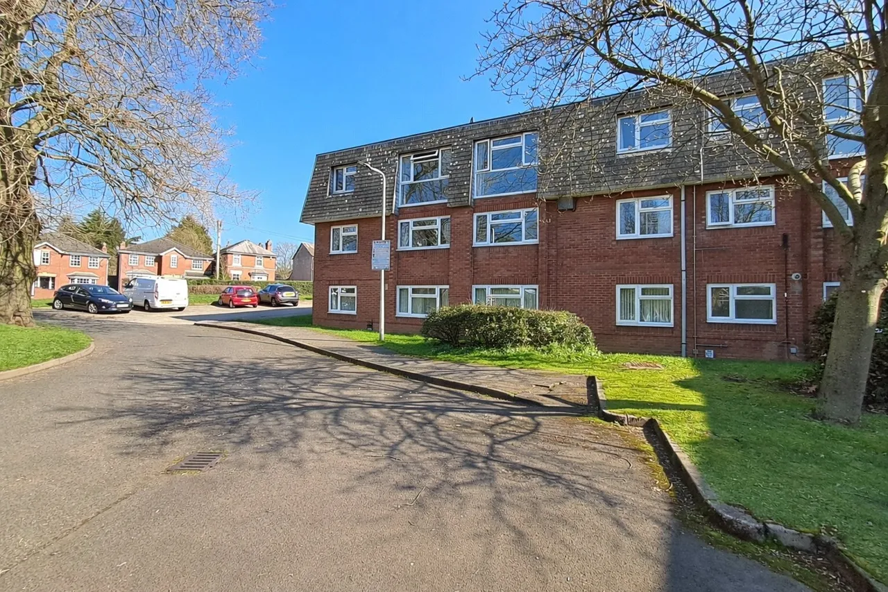 New Penkridge Road, Cannock, Staffordshire, WS11, photo 2