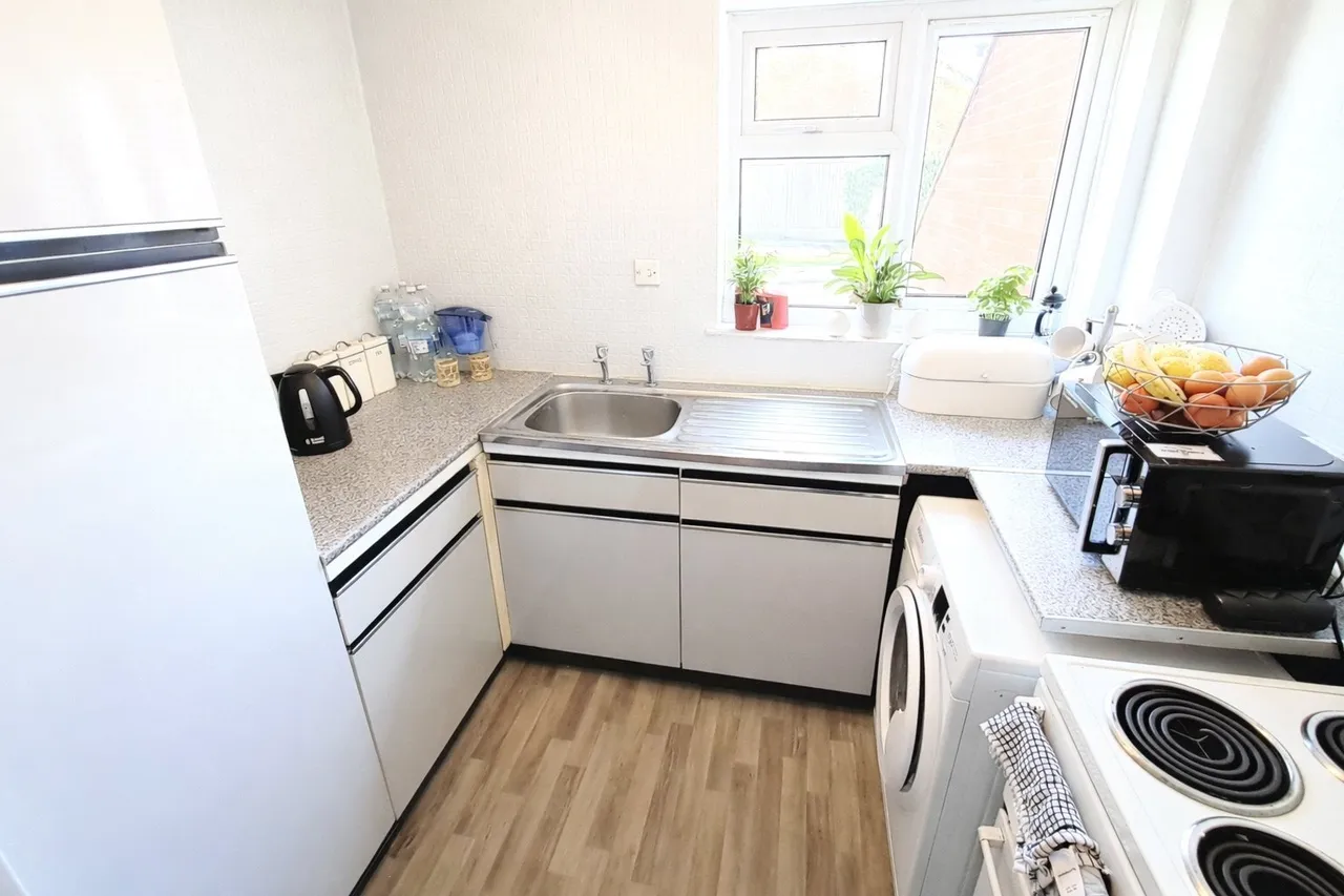 New Penkridge Road, Cannock, Staffordshire, WS11, photo 3
