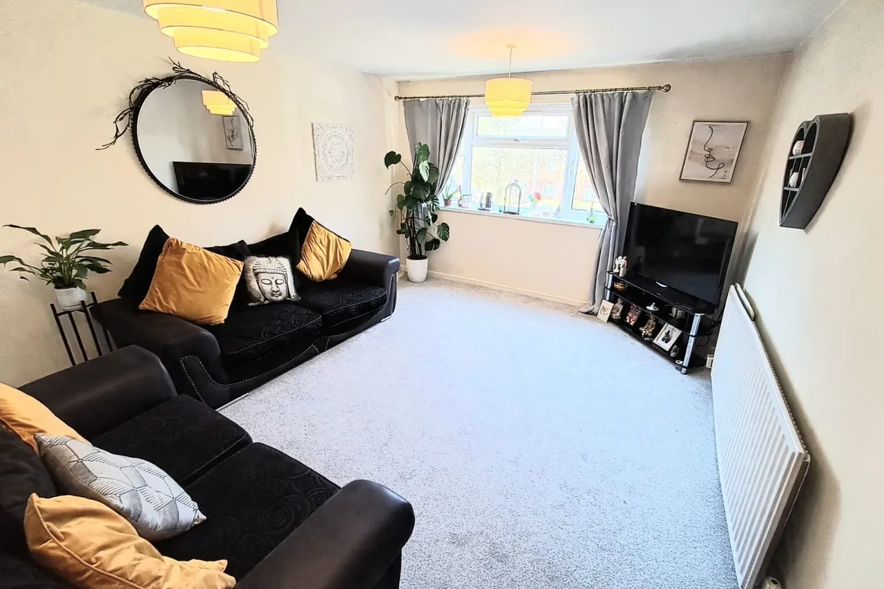 2 bed flat for sale — New Penkridge Road, Cannock, Staffordshire, WS11