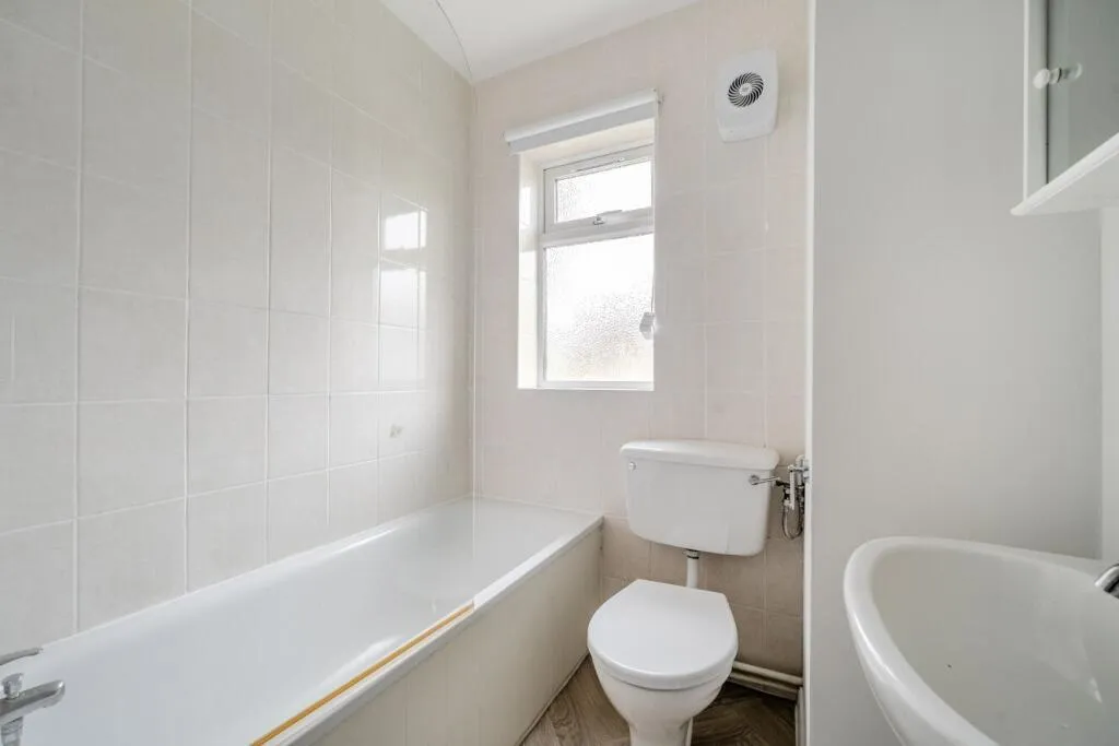 Lincoln Close, LONDON, photo 5