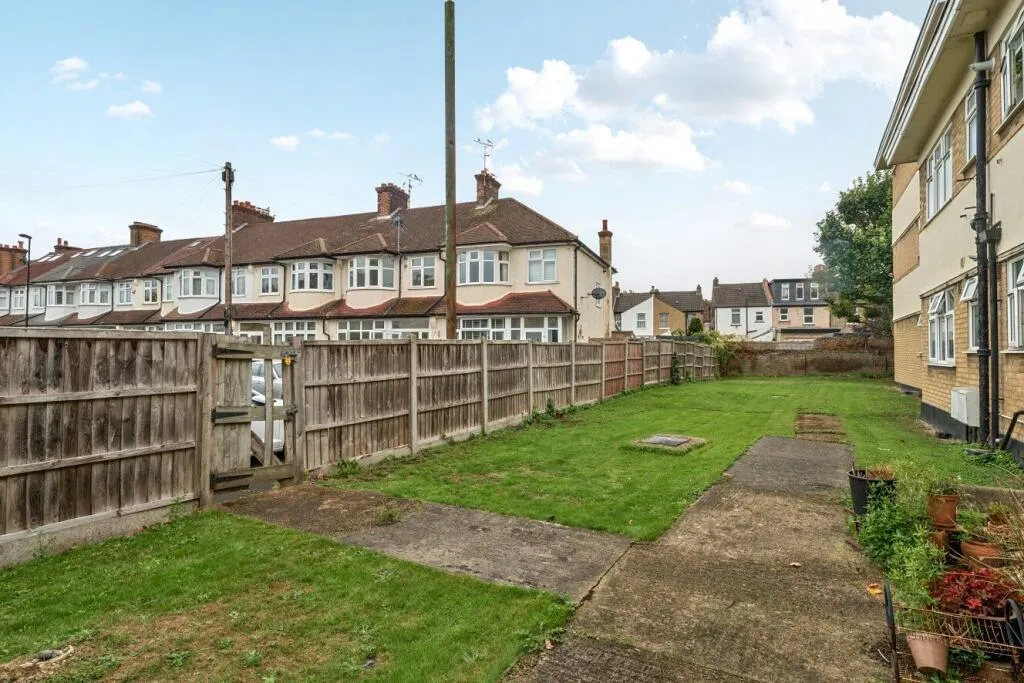 Lincoln Close, LONDON, photo 9