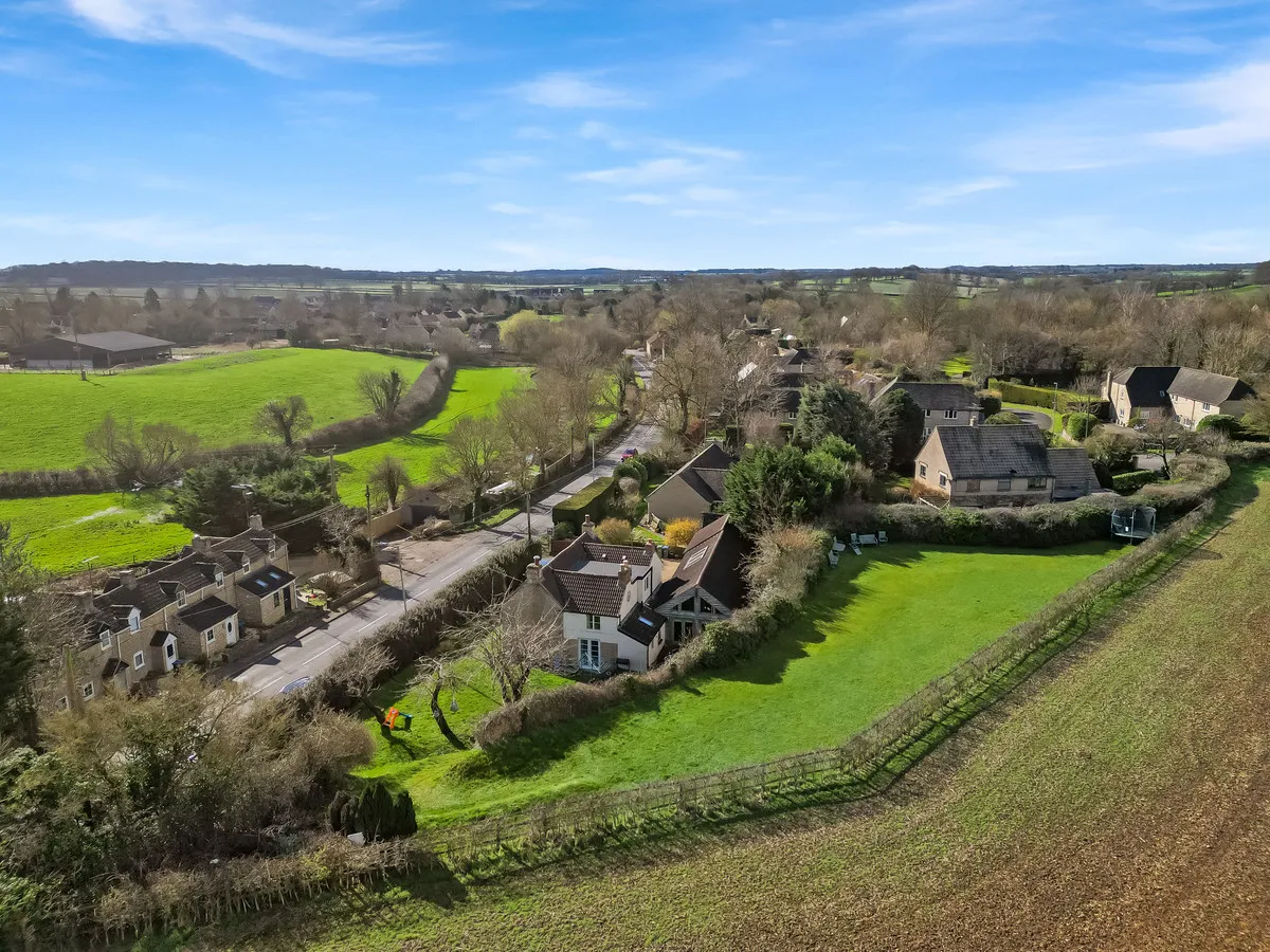 Corston, Malmesbury, SN16, photo 3