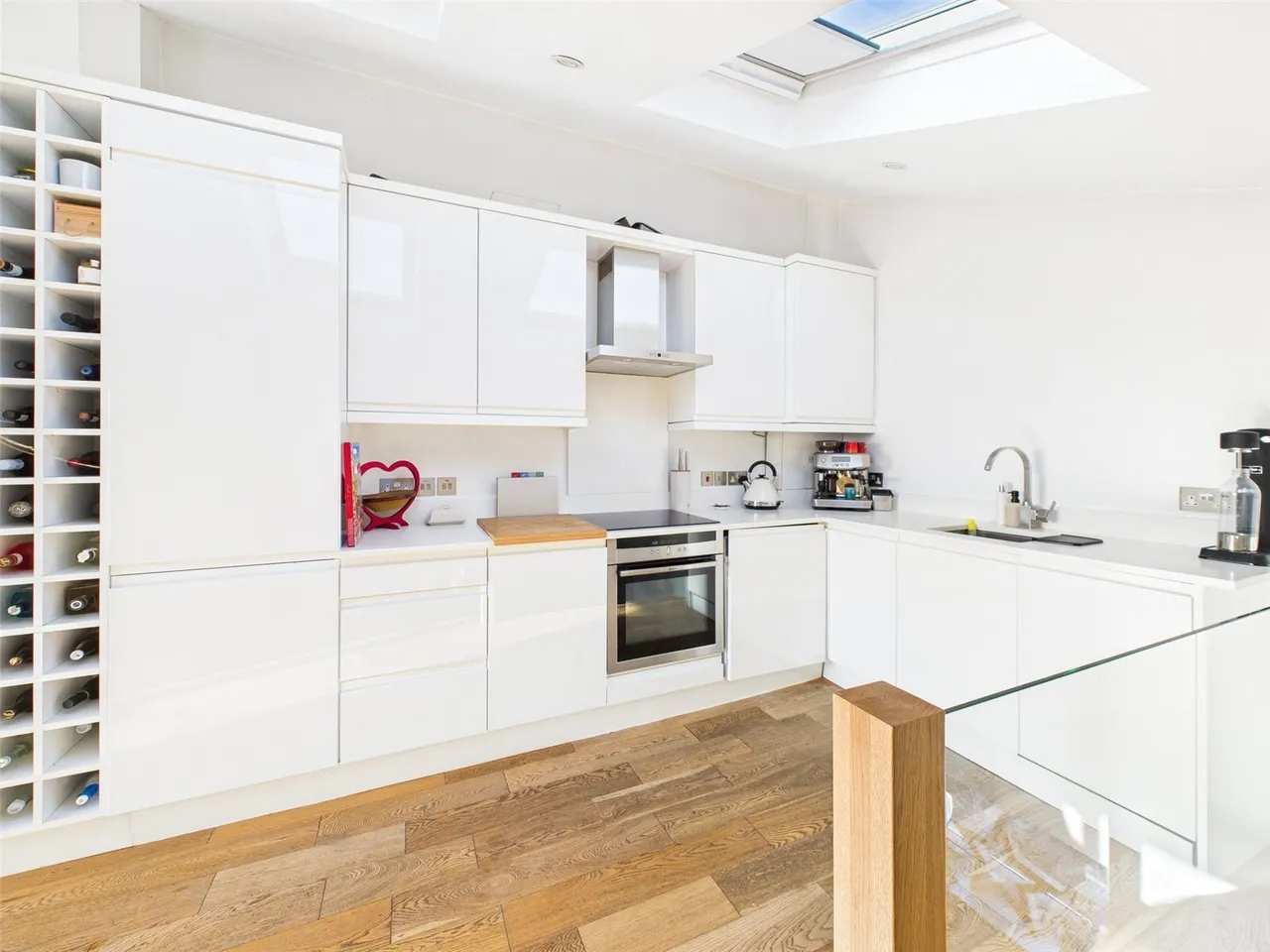 3 bed flat to rent, Lower Teddington Road, Hampton Wick, KT1