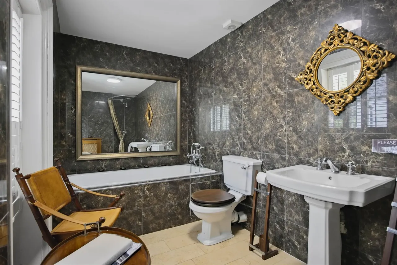 Victoria Road, Holywood, BT18, photo 20