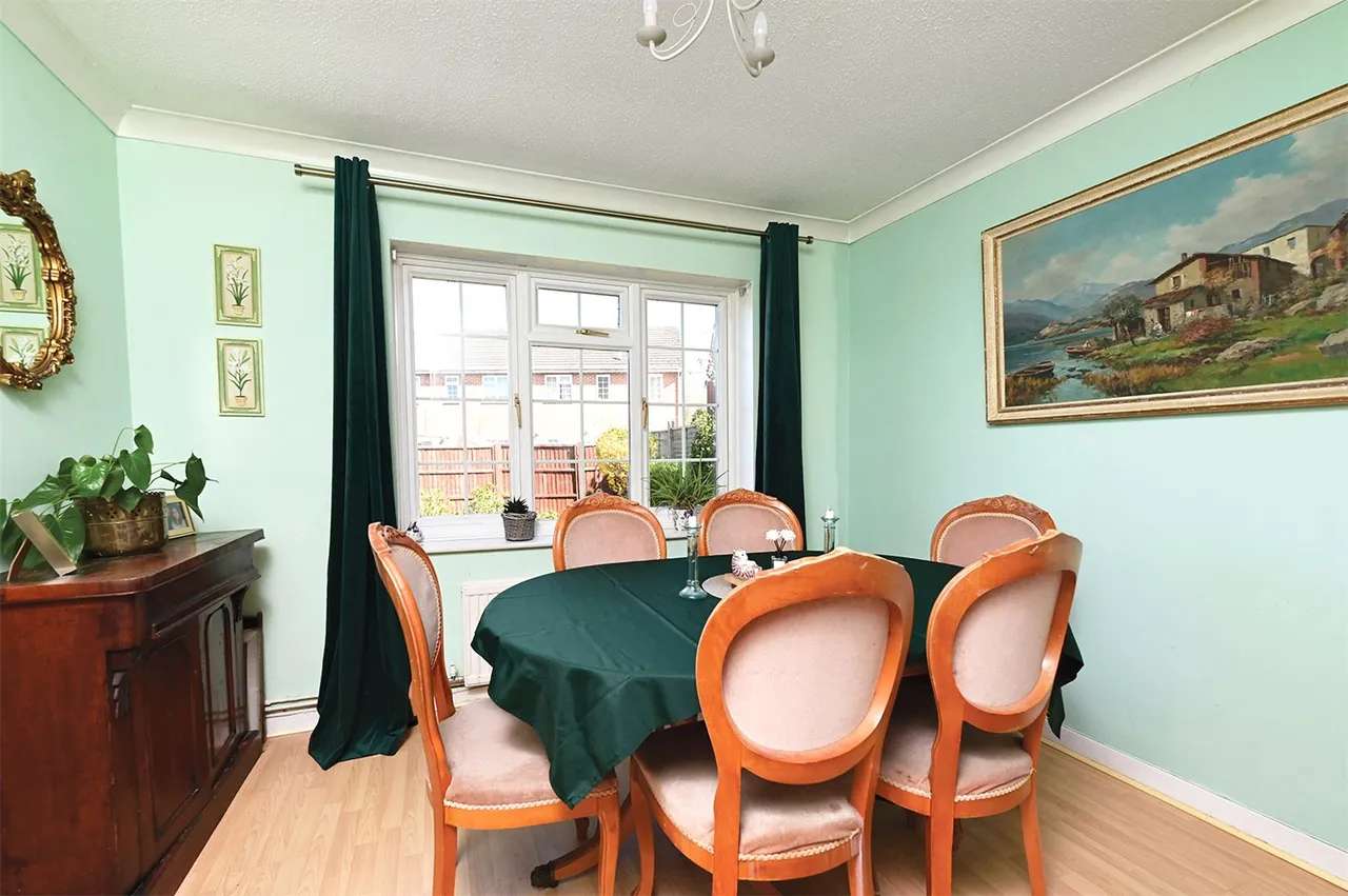 Brewers Close, Farnborough, Hampshire, GU14 8NR, photo 5
