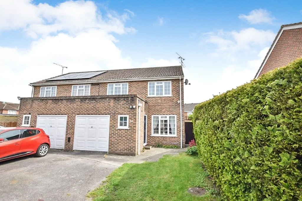 Brewers Close, Farnborough, Hampshire, GU14 8NR, photo 13