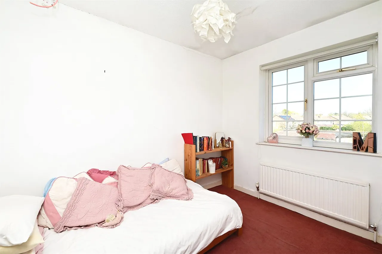 Brewers Close, Farnborough, Hampshire, GU14 8NR, photo 9